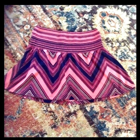 💕🛍🛒EXPRESS skater skirt large chevron- pattern coral/navy blue sz XS/TP - Picture 1 of 5